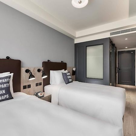Moxy Taichung Hotel Exterior foto