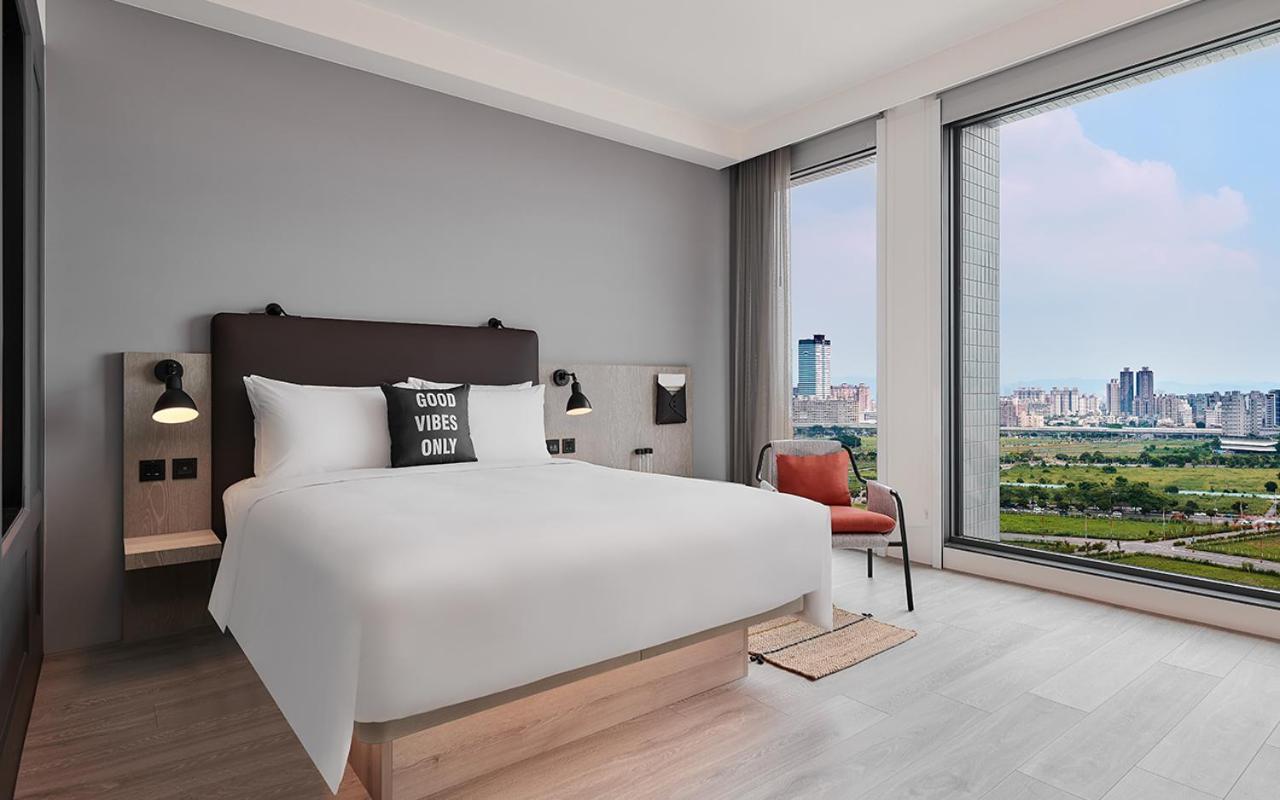 Moxy Taichung Hotel Exterior foto